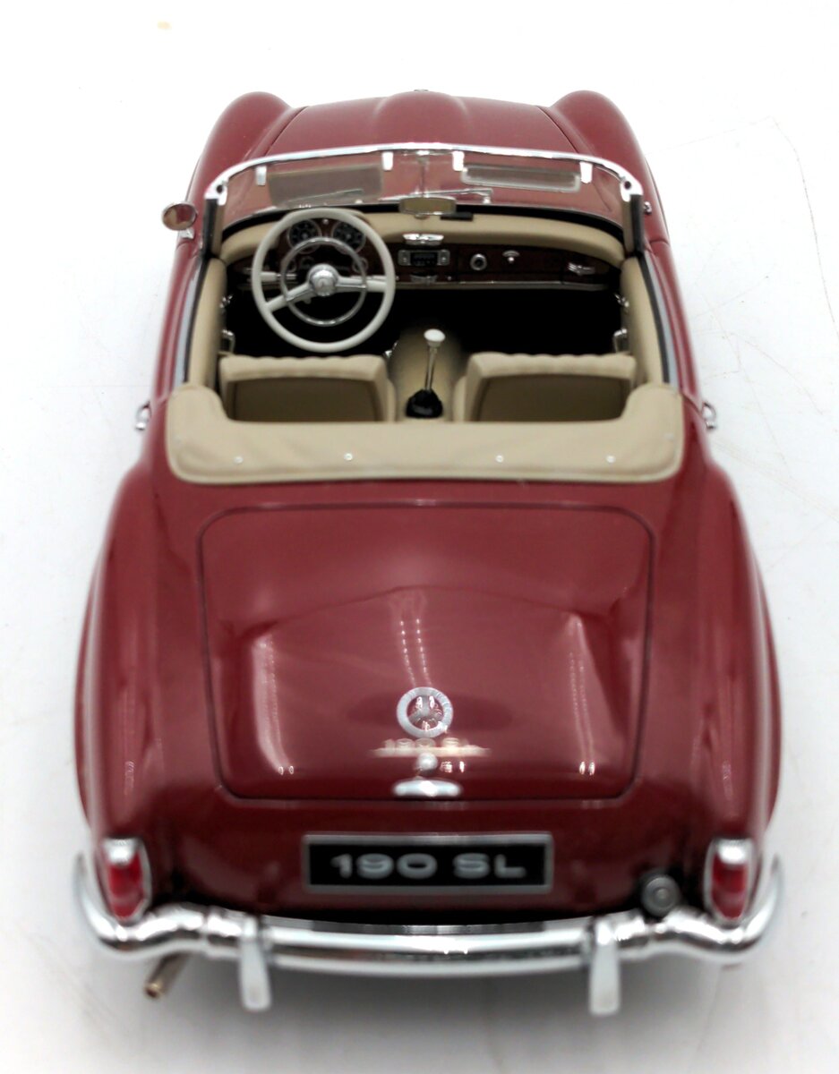 AutoArt 1:18 Scale Diecast Mercedes-Benz SL VG