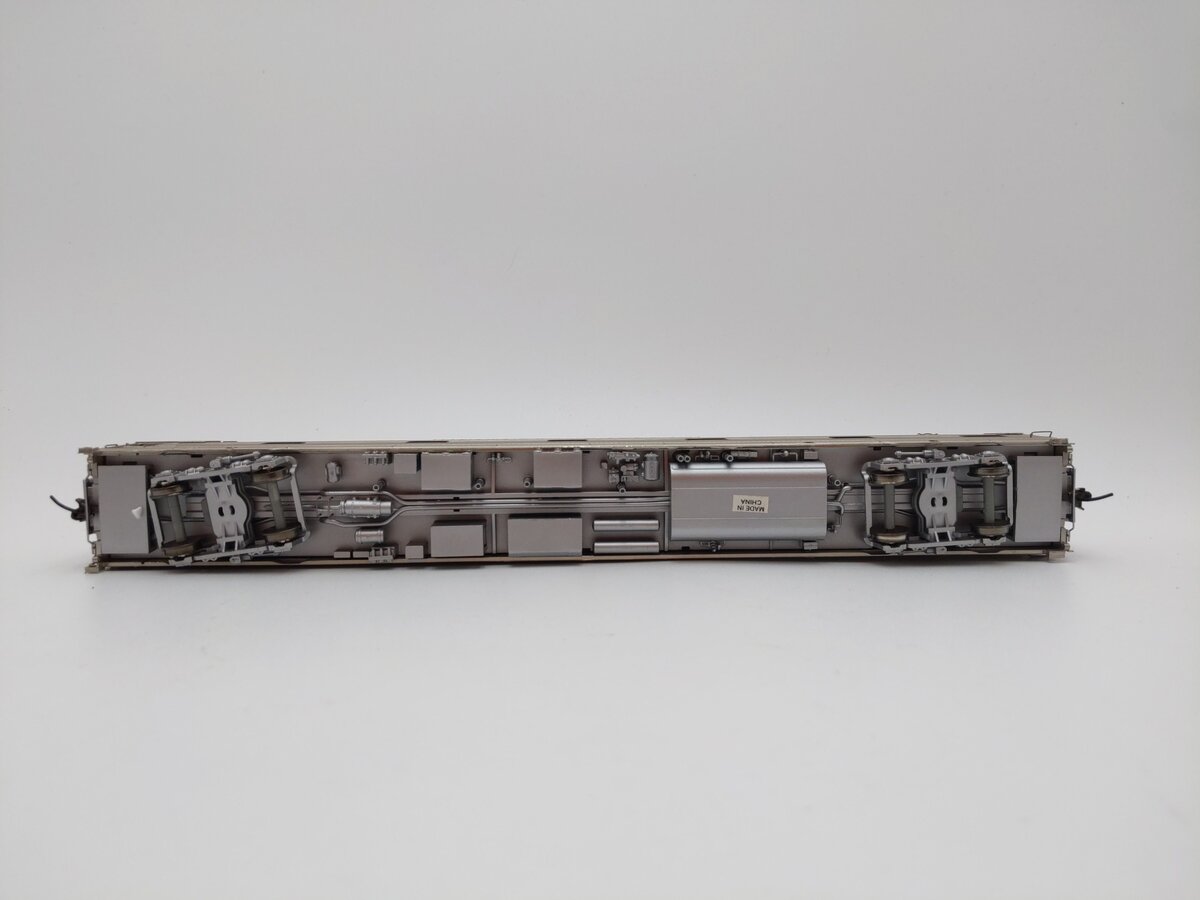 Broadway Limited 511 HO CB&Q Paragon Series "Silver Dove" 6-Bedroom Sleeper #450 EX/Box