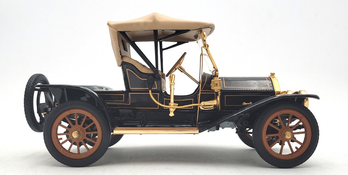 Franklin Mint B11RU75 1:24 1910 Cadillac Model 30 Roadster in Black EX/Box