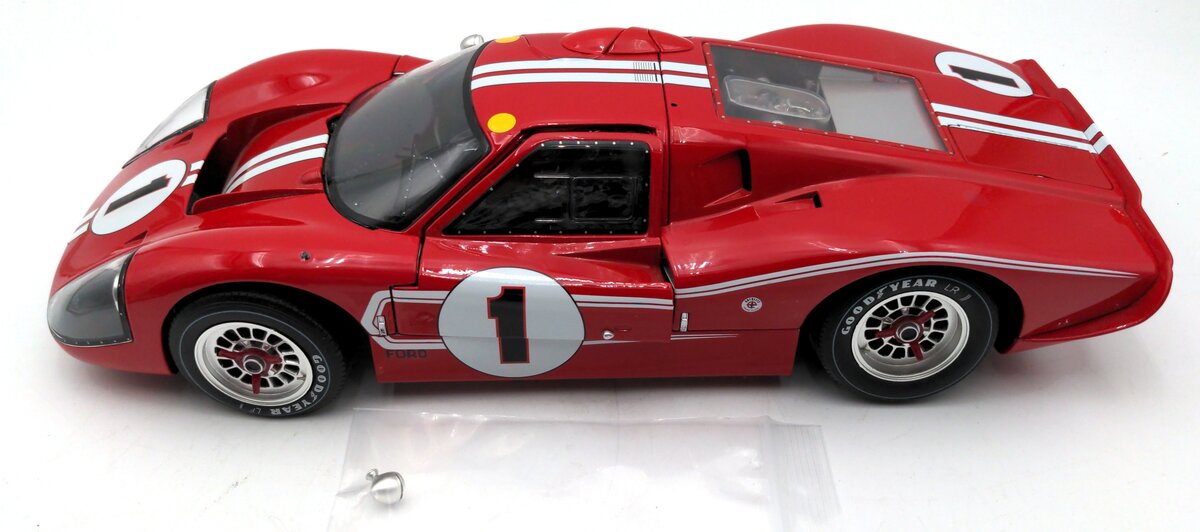 Shelby Collectibles 1:18 Scale Diecast Ford GT MK IV #1 Red Le Mans 24H EX