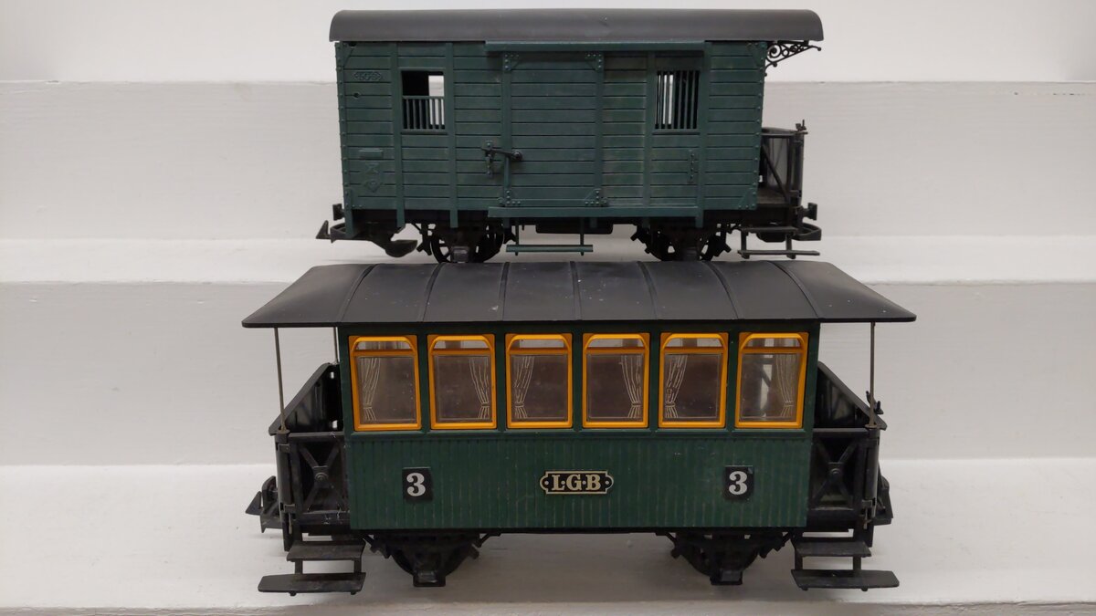 LGB G Scale Box Car & Coach Car [2] VG