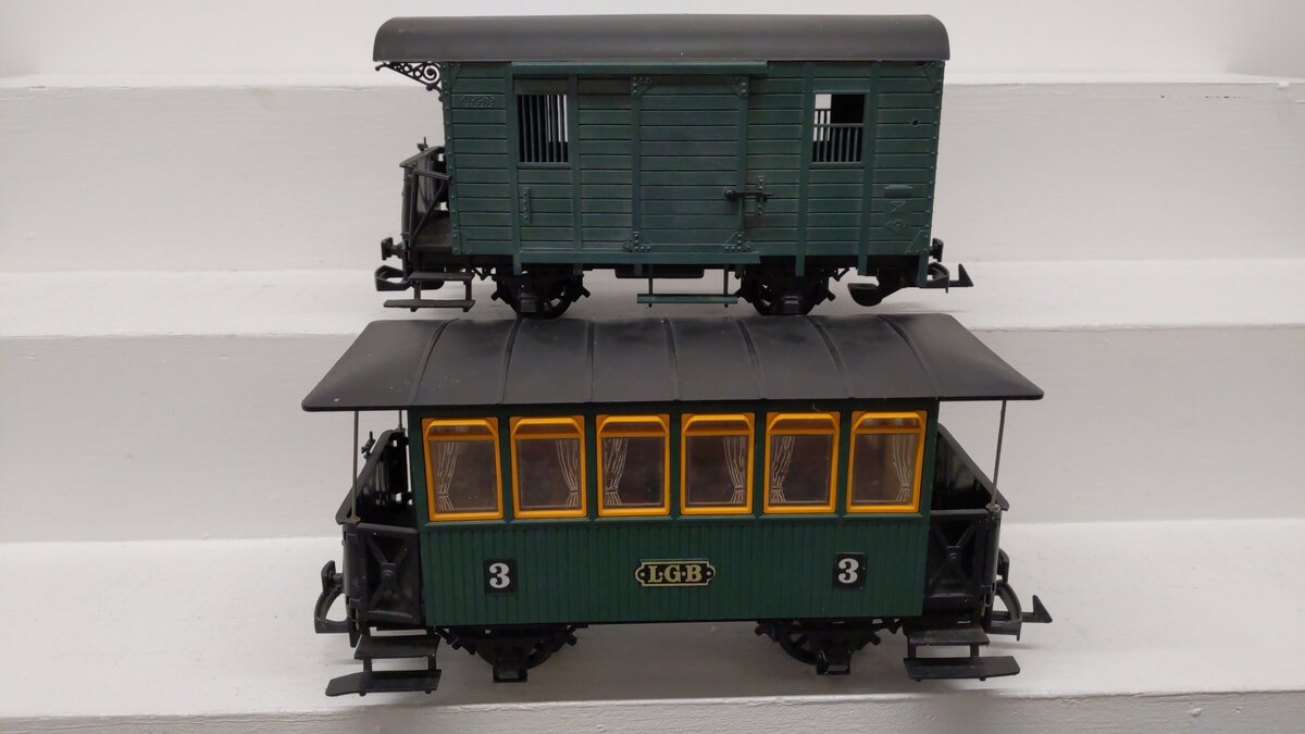 LGB G Scale Box Car & Coach Car [2] VG