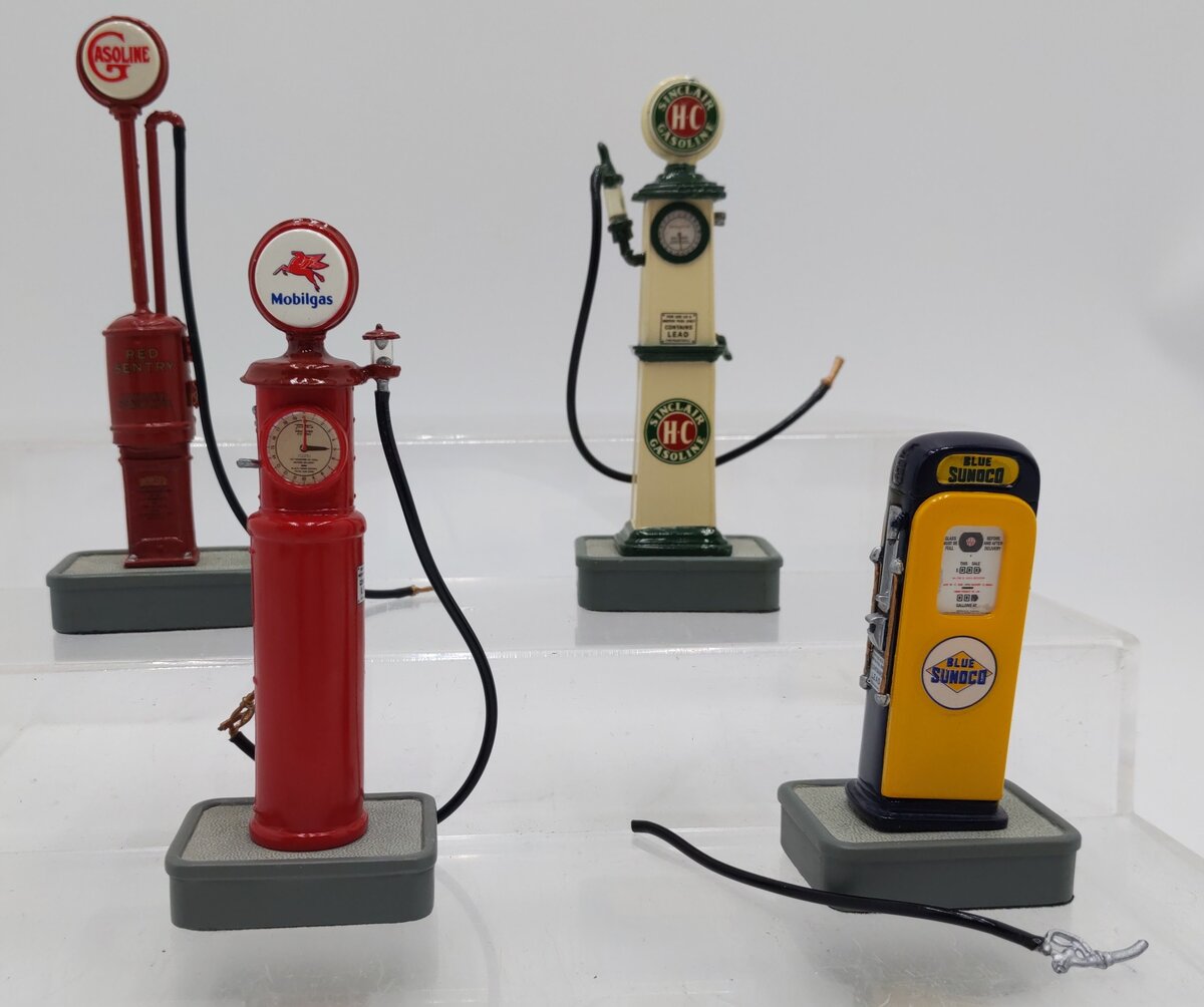 Danbury Mint 1:24 Assorted Gas Pumps #80, #Cut 850, #Cut 241, #576 [4] EX