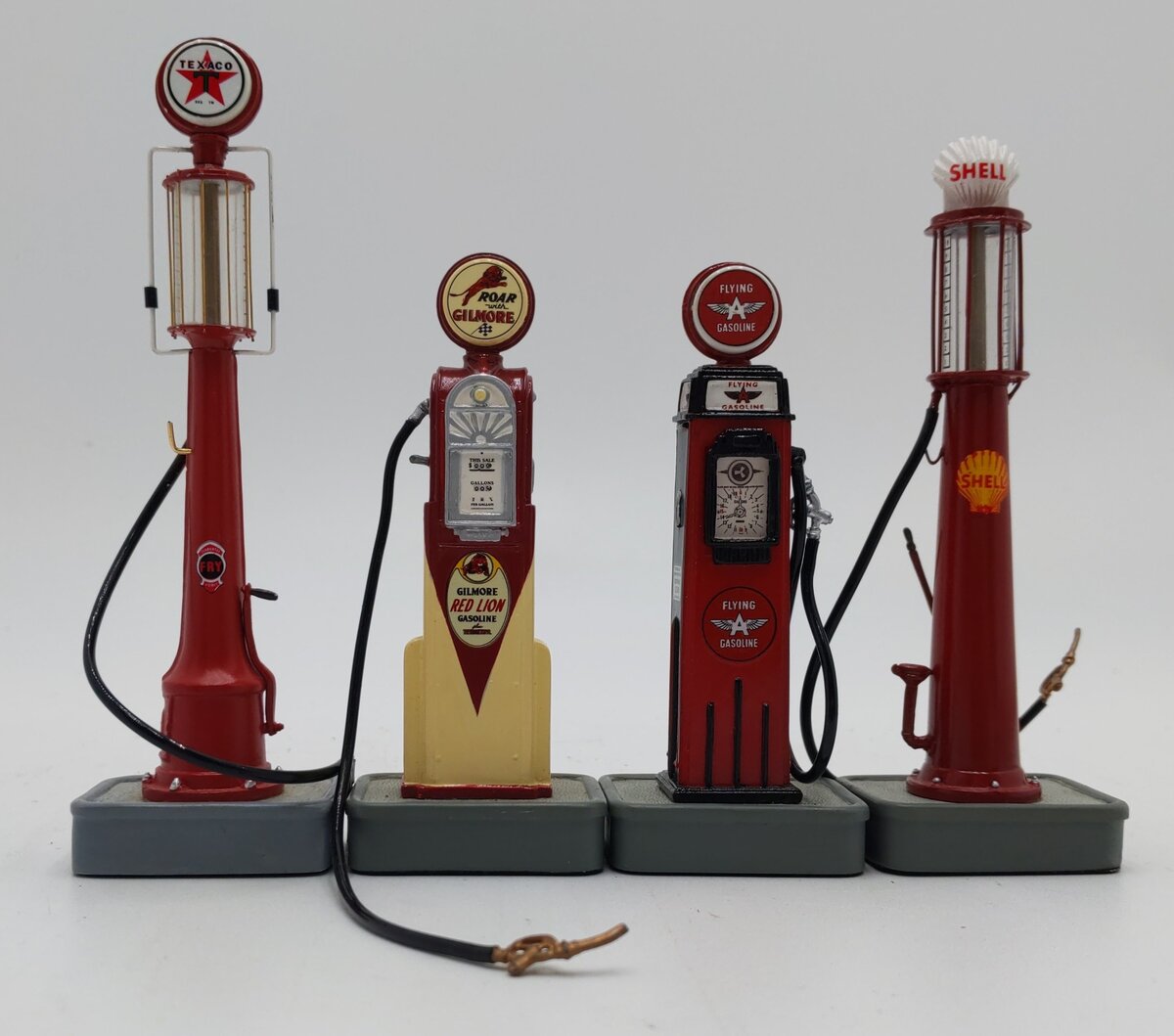 Danbury Mint 1:24 Assorted Gas Pumps #60, #36B, #Model 10, #117 [4] EX