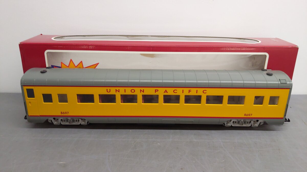 LGB 31570 Union Pacific Long Passenger Coach - Metal Wheels EX/Box