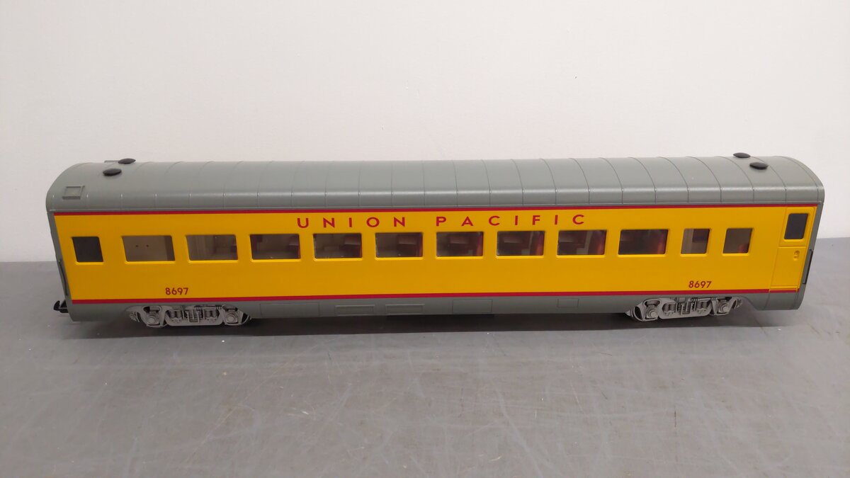 LGB 31570 Union Pacific Long Passenger Coach - Metal Wheels EX/Box