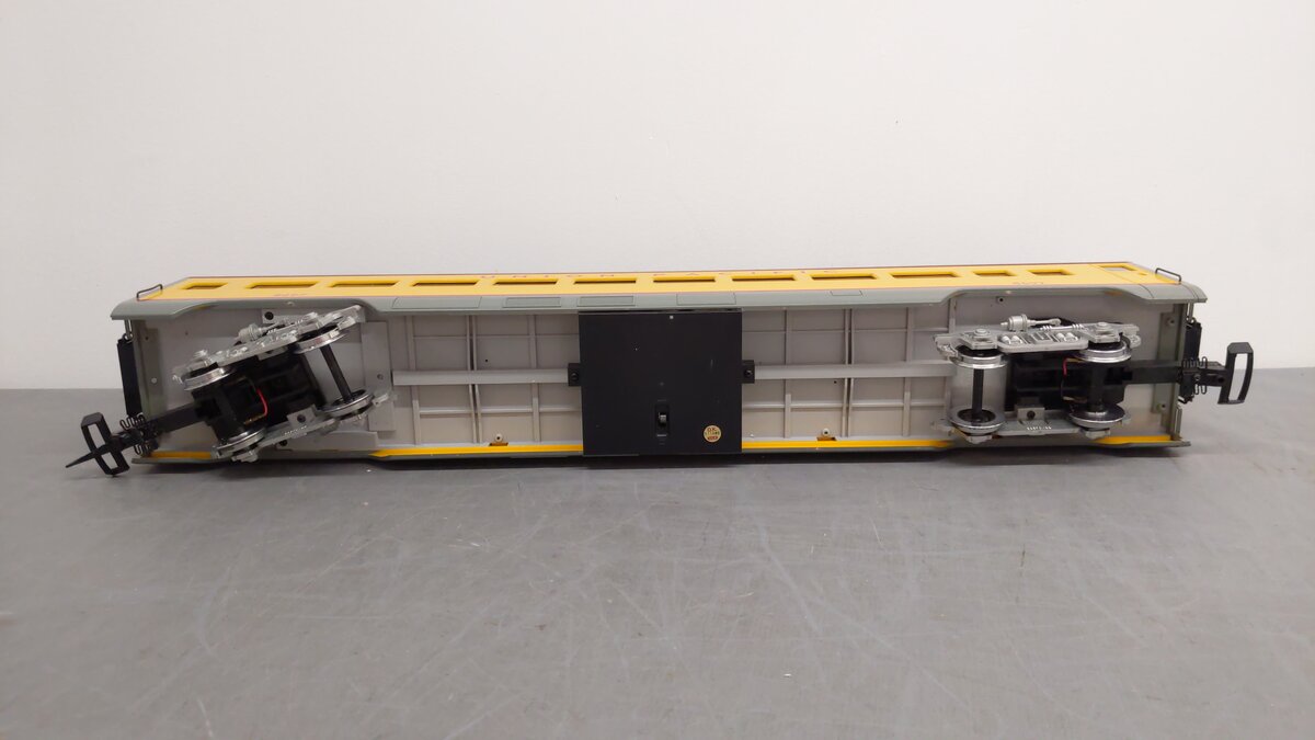 LGB 31570 Union Pacific Long Passenger Coach - Metal Wheels EX/Box