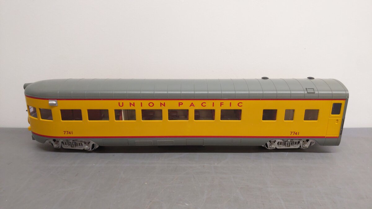 LGB 31590 Union Pacific Long Observation Passenger Car - Metal Wheels EX/Box
