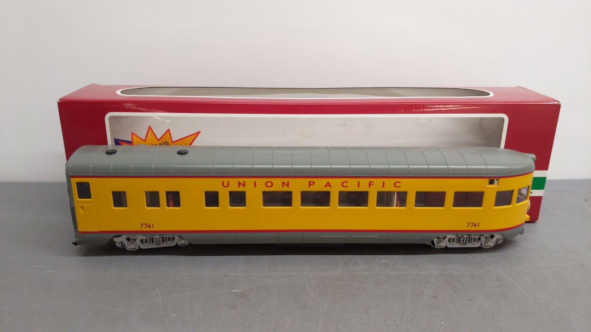 LGB 31590 Union Pacific Long Observation Passenger Car - Metal Wheels EX/Box