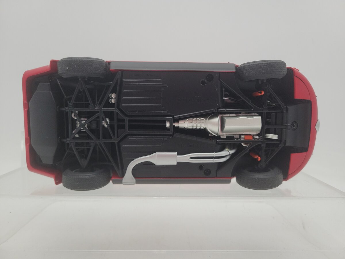 AutoArt 1965 1:18 Scale Red Alpha Romero Giulia TZ Diecast Car EX