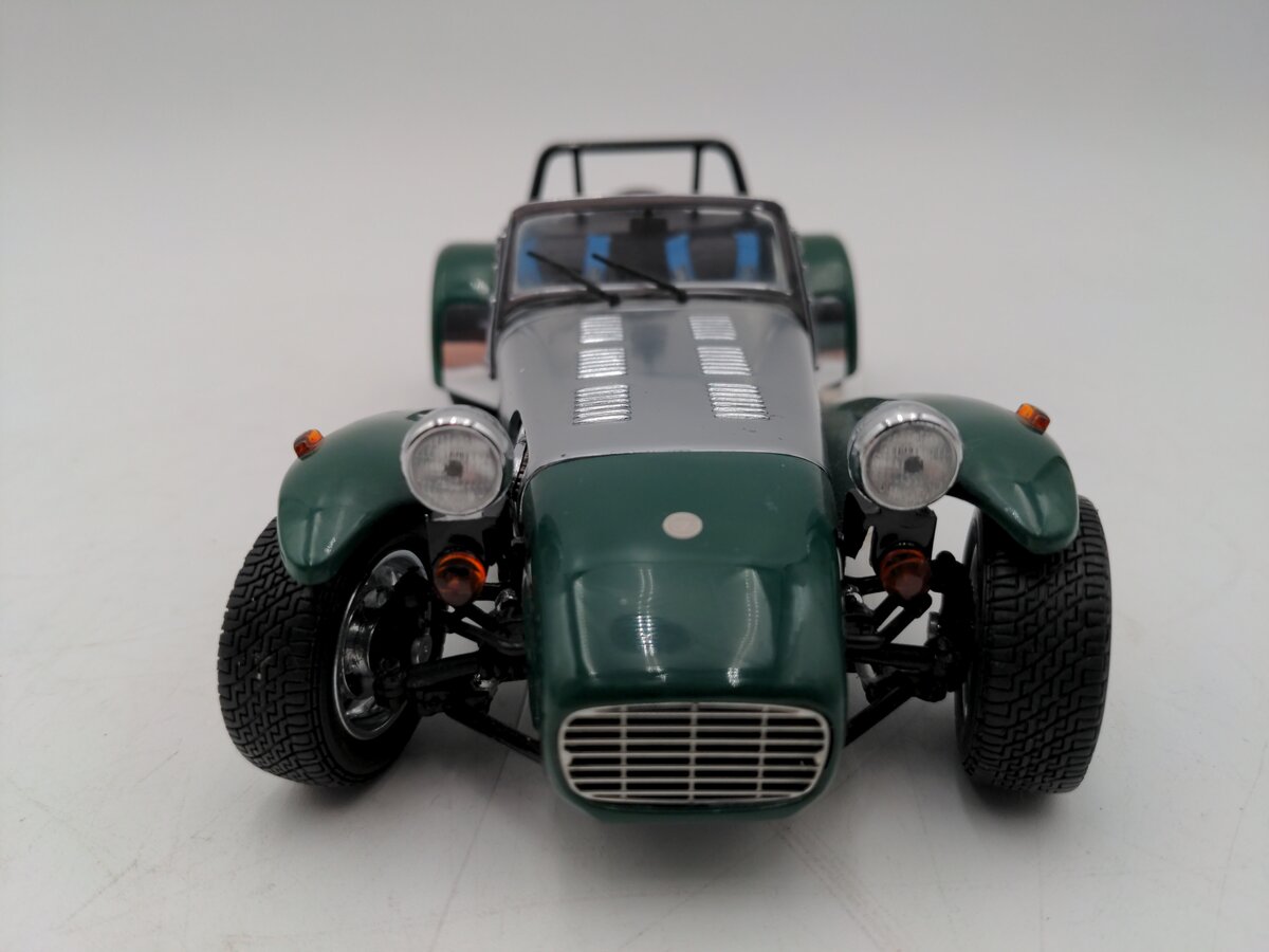 Kyosho 1:18 Scale Caterham Super Seven VG