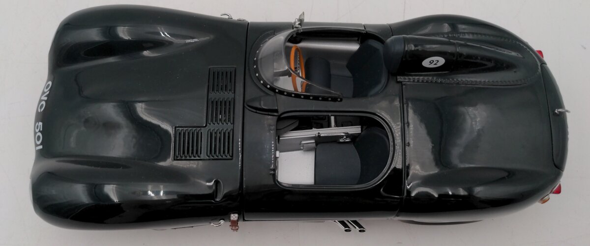 Auto Art 1:18 Scale Jaguar D-Type Short Nose Car EX