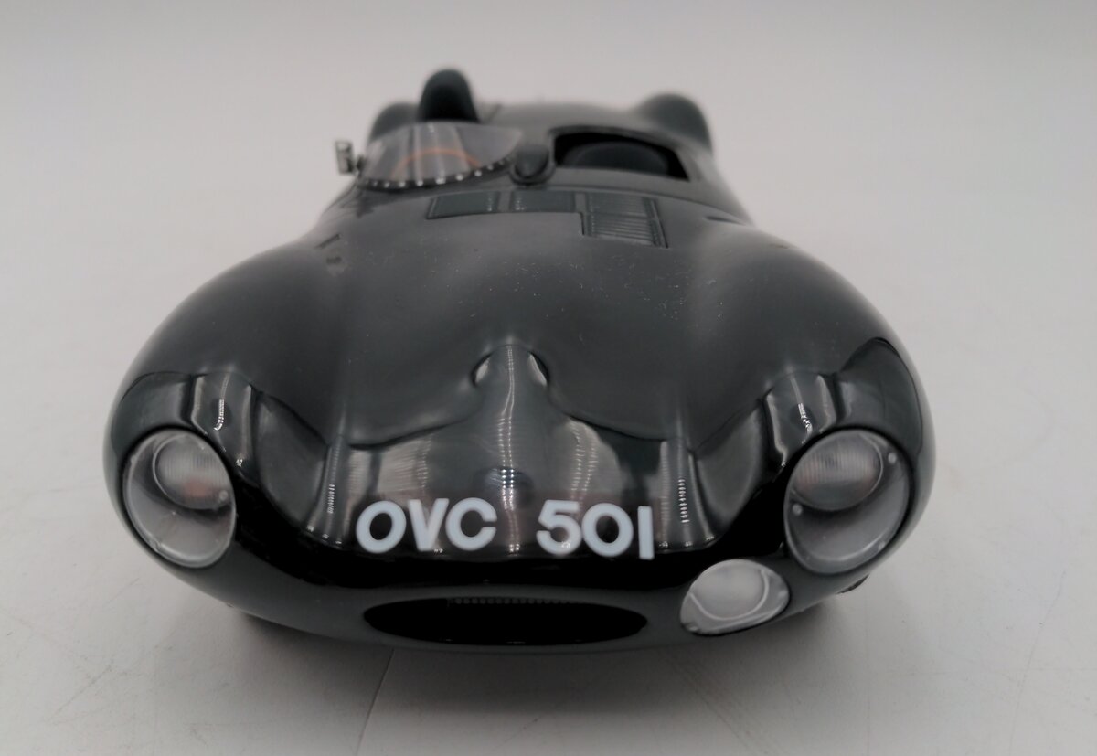 Auto Art 1:18 Scale Jaguar D-Type Short Nose Car EX