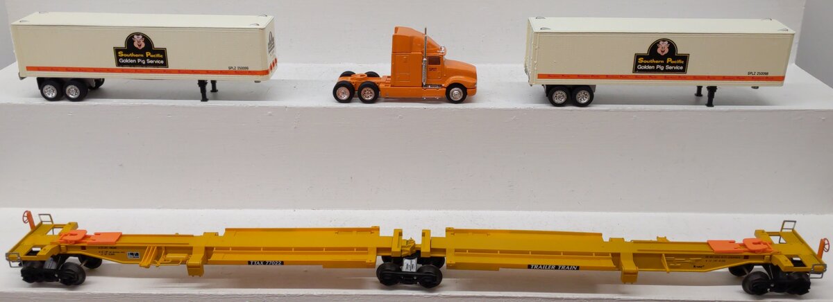 K-Line K-7702 O Gauge Southern Pacific Golden Pig TTAX Articulated Flatcar Set VG/Box