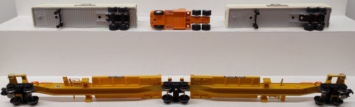 K-Line K-7702 O Gauge Southern Pacific Golden Pig TTAX Articulated Flatcar Set VG/Box