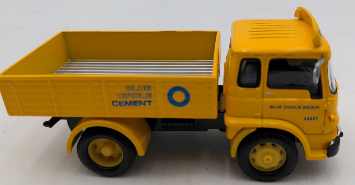 Corgi 1:50 Scale Bedford TK Blue Circle Cement EX