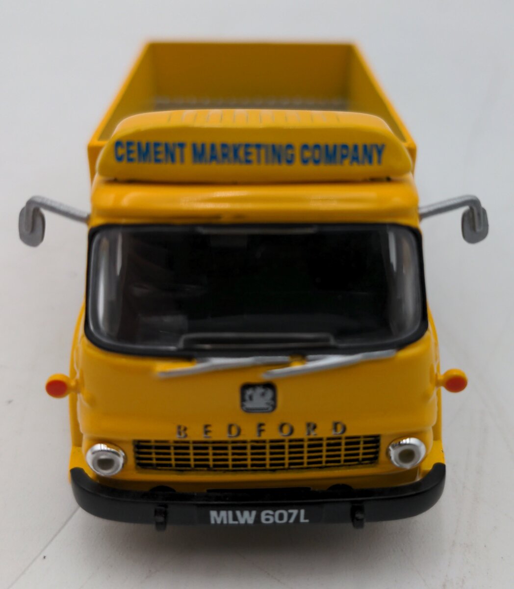 Corgi 1:50 Scale Bedford TK Blue Circle Cement EX