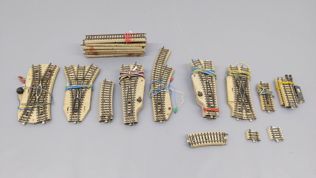 Marklin HO Scale Assorted Track Pieces [25] VG