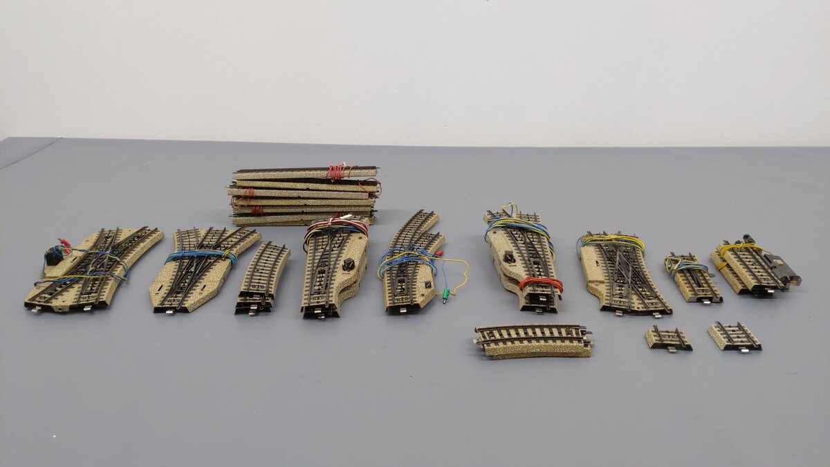 Marklin HO Scale Assorted Track Pieces [25] VG
