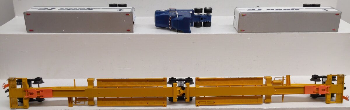 K-Line K77023 O Gauge Santa Fe Classic TTAX Flatcar w/ Trailers VG/Box