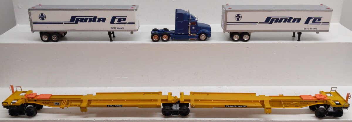 K-Line K77023 O Gauge Santa Fe Classic TTAX Flatcar w/ Trailers VG/Box