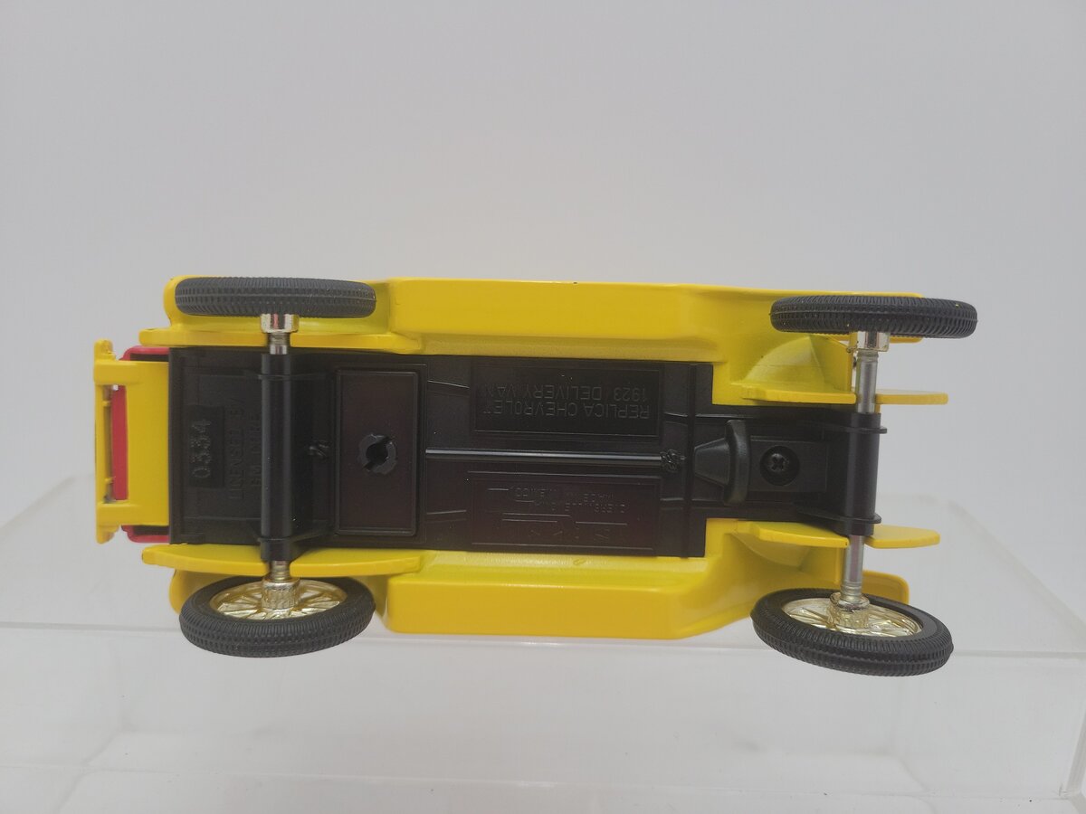 Ertl 0334 1923 Chevrolet Delivery Van Fresh Popcorn Hot 10c Diecast Model EX