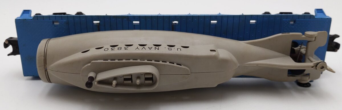 Lionel 3330 Vintage O Flatcar w/3830 Submarine VG