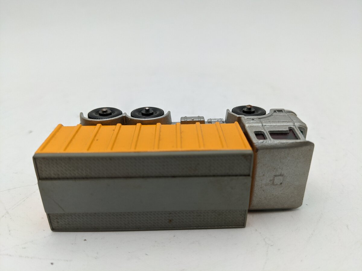 Matchbox Series 47 1:64 Tipper Container Truck EX/Box