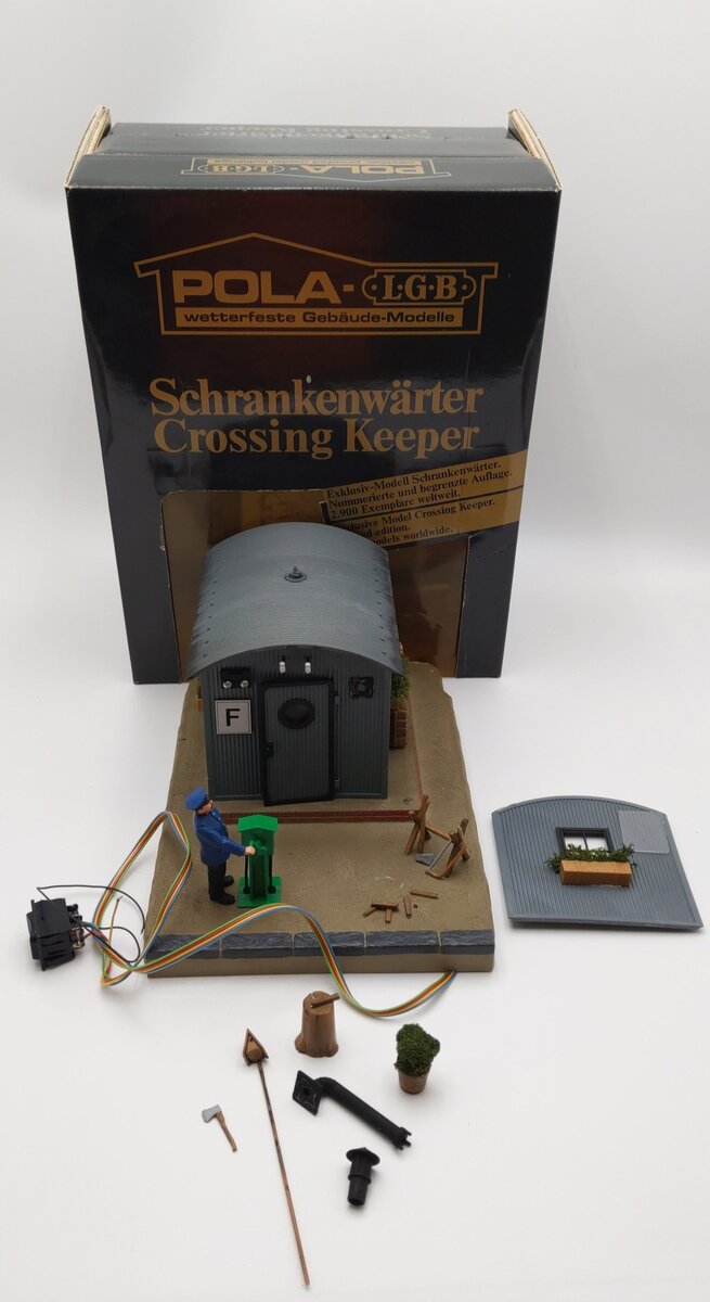 Pola 330878 G Gatekeeper’s Stall with Moveable Figure VG/Box
