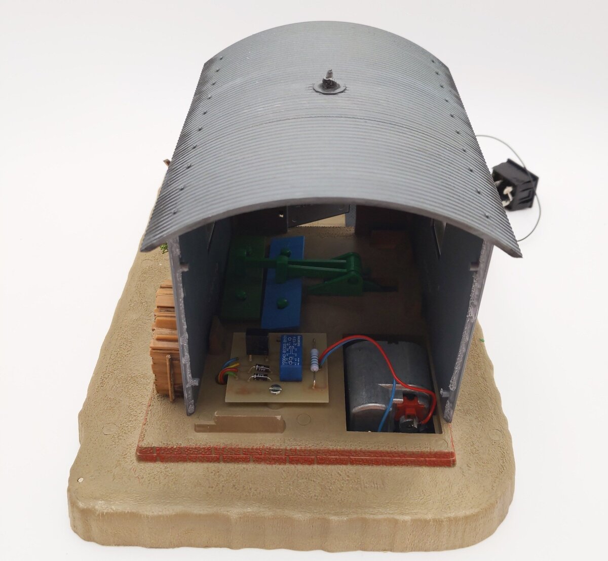 Pola 330878 G Gatekeeper’s Stall with Moveable Figure VG/Box