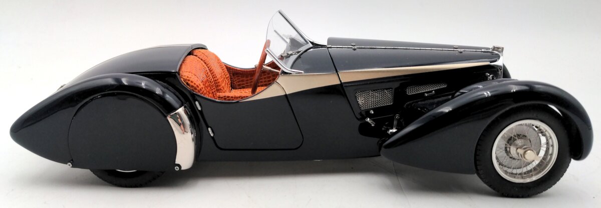 CMC 1:18 Scale 57 SC Corsica Roadster 1938 Blue LN