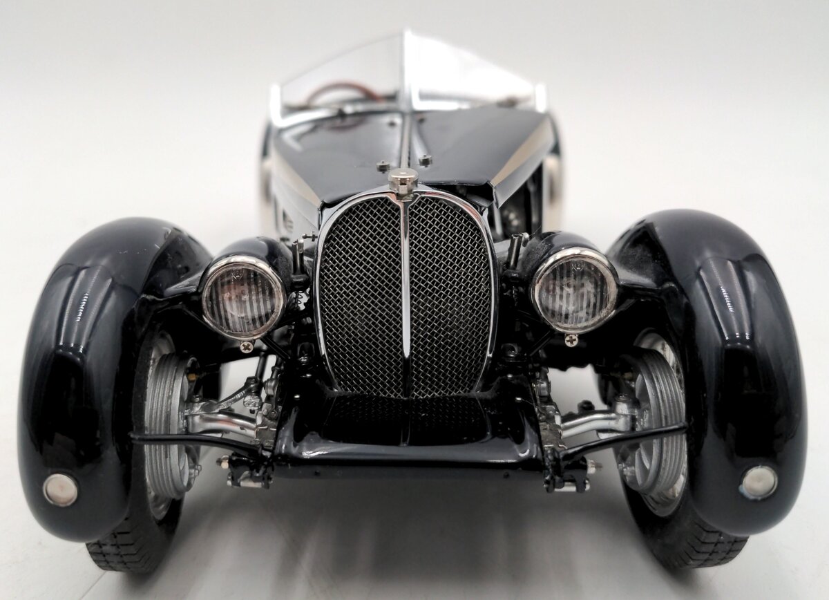 CMC 1:18 Scale 57 SC Corsica Roadster 1938 Blue LN