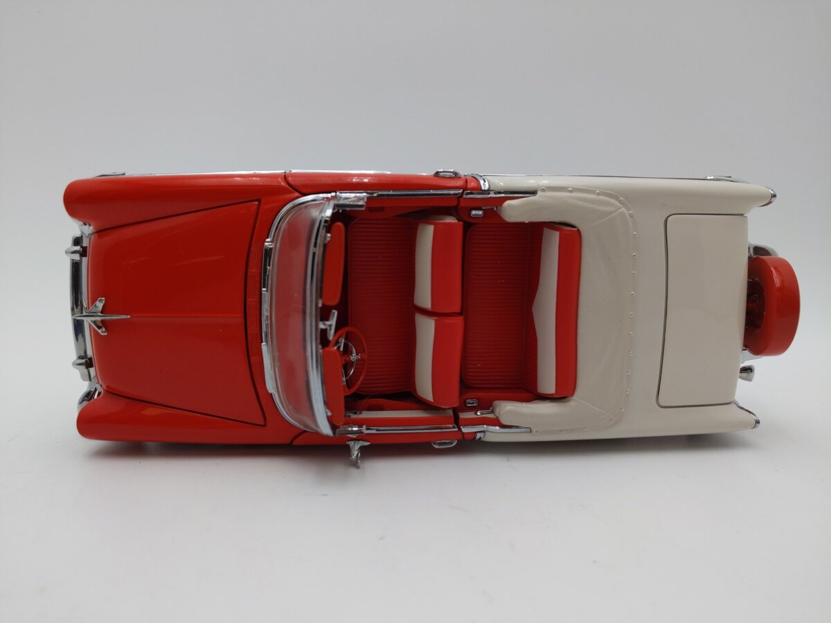 Franklin Mint 1:24 1955 Chevrolet BelAir w/Case EX