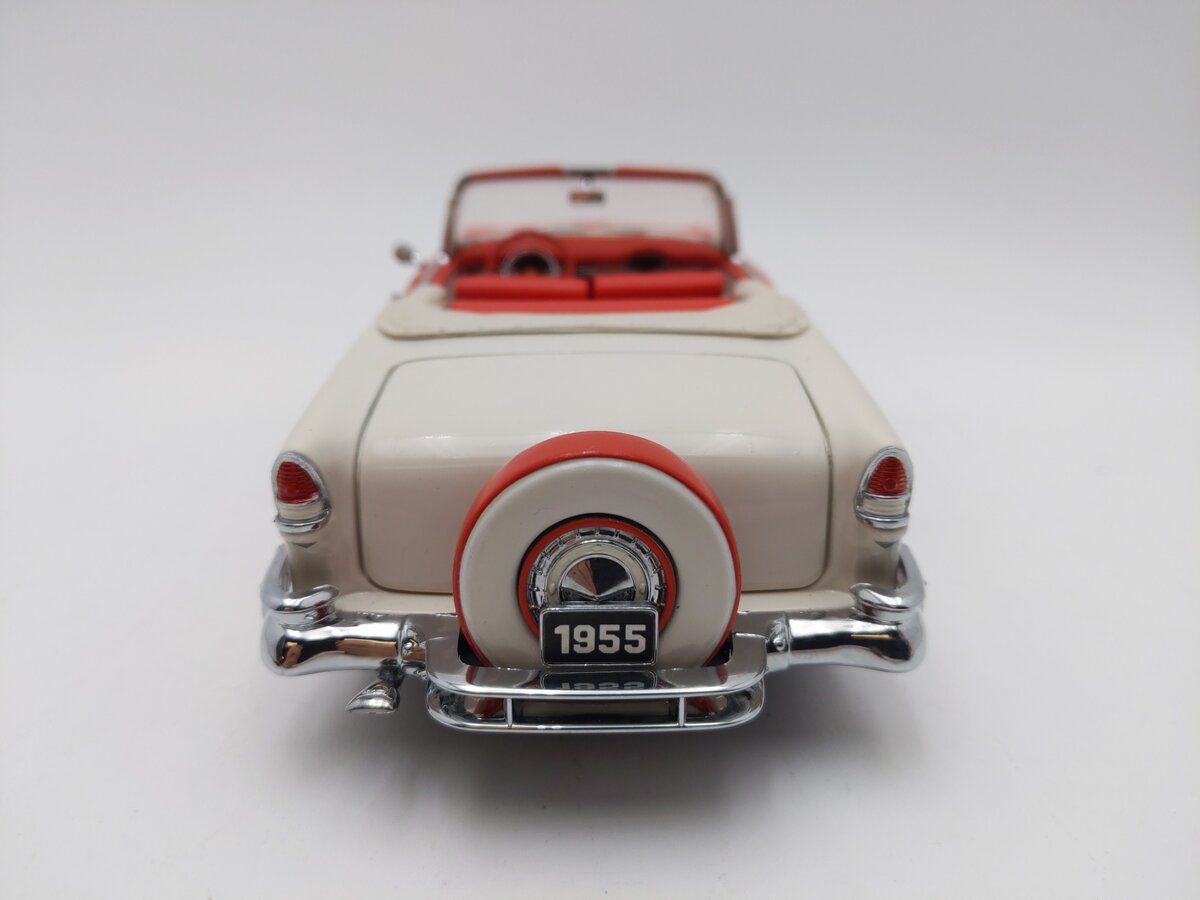 Franklin Mint 1:24 1955 Chevrolet BelAir w/Case EX