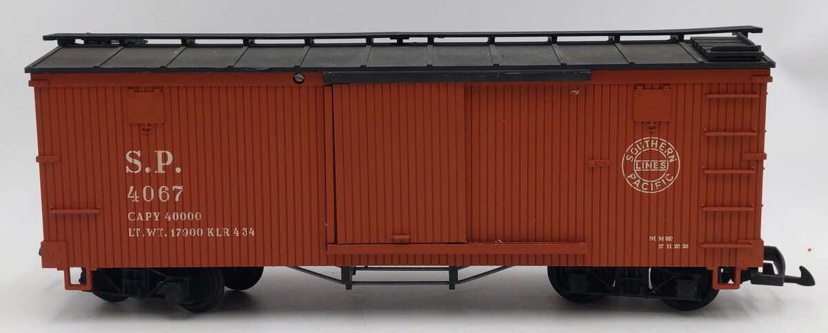 LGB 4067 G Scale Southern Pacific Boxcar #4067 EX/Box