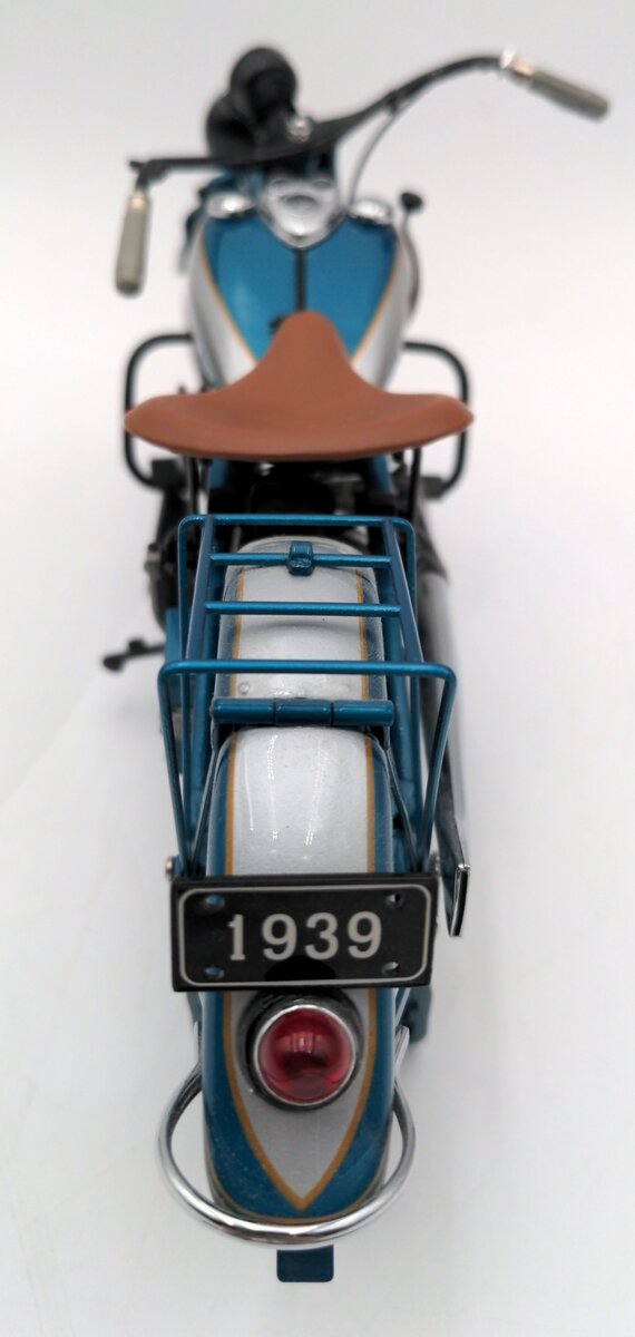 Danbury Mint 1:10 Scale 1939 Indian Four Motorcycle EX