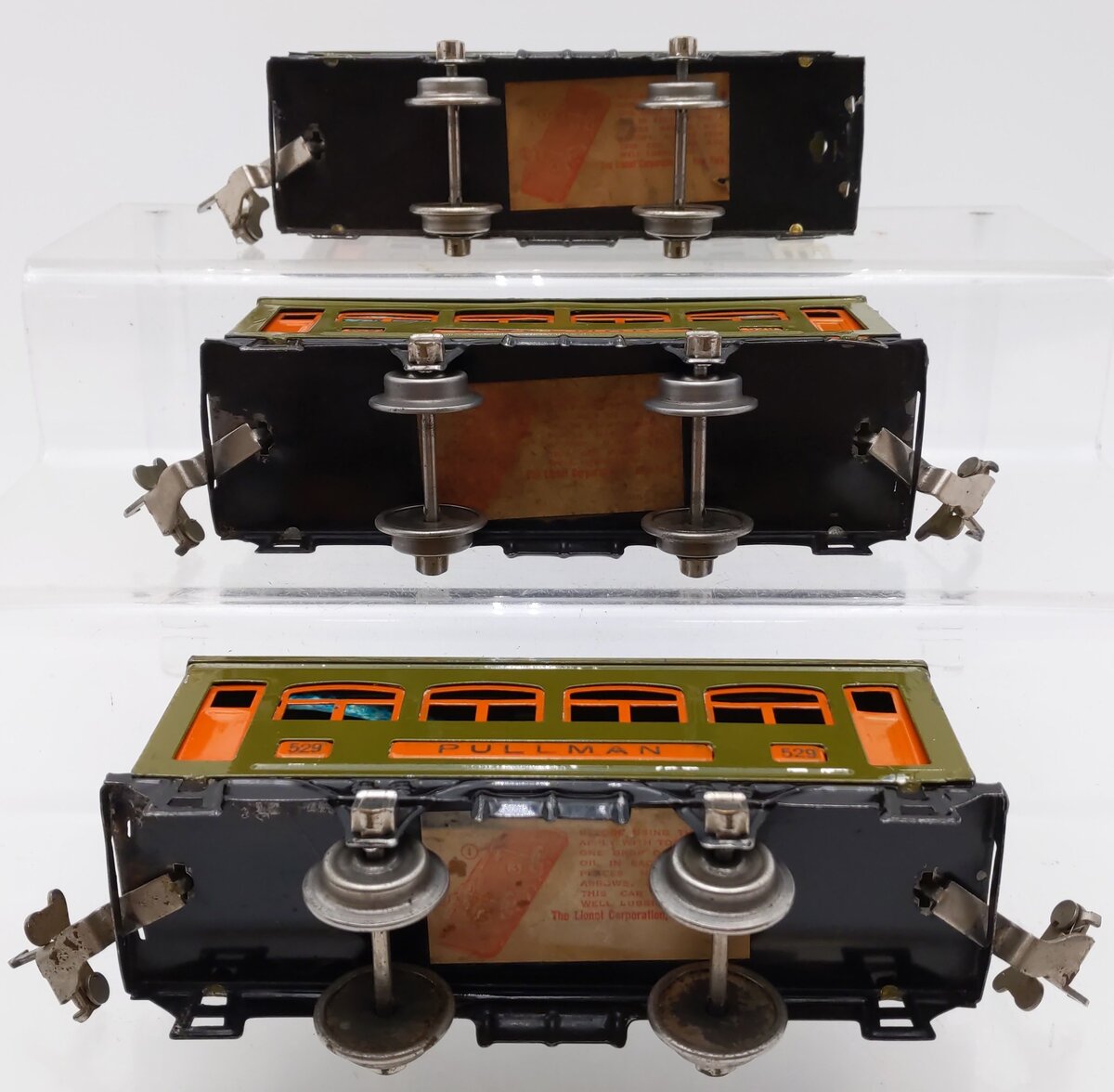 Lionel Vintage O Prewar 4-Wheel Tinplate Passenger Cars 529, 530 [3]
