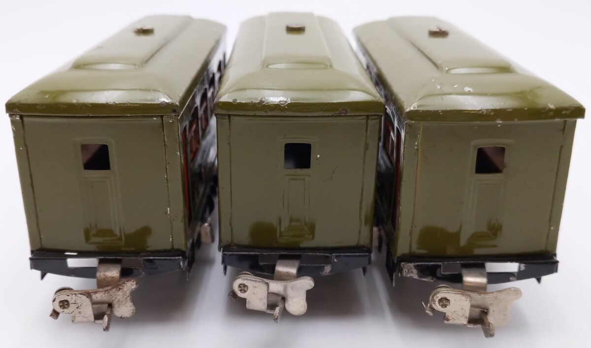 Lionel Vintage O Prewar 4-Wheel Tinplate Passenger Cars 529, 530 [3]