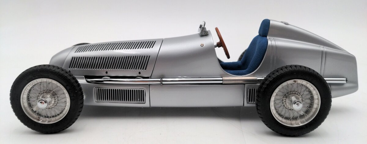 CMC 1:18 Scale 1934 Mercedes-Benz W25 EX