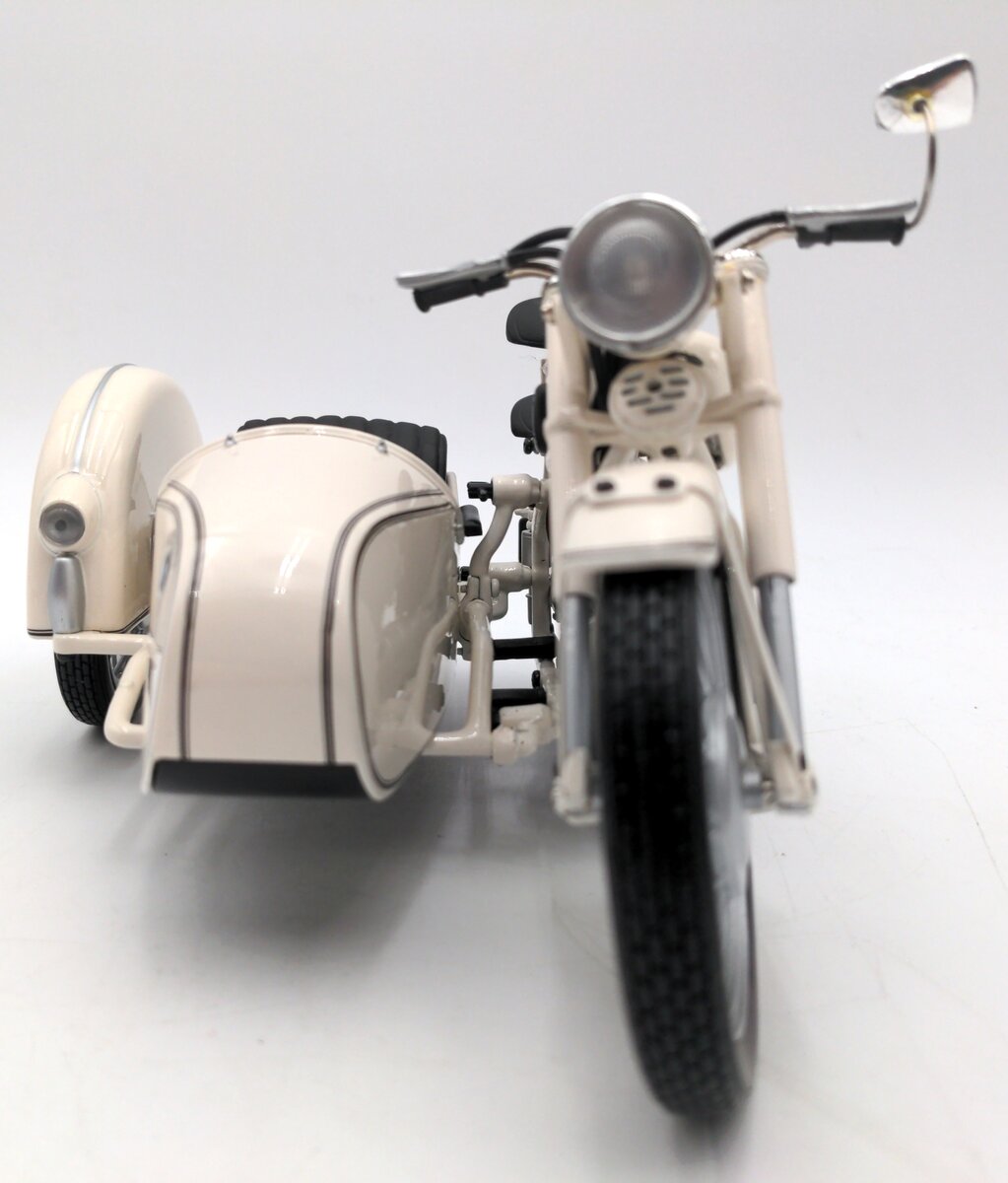 Schuco 1:10 Scale white BMW R25/3 Motorcycle with Sidecar EX