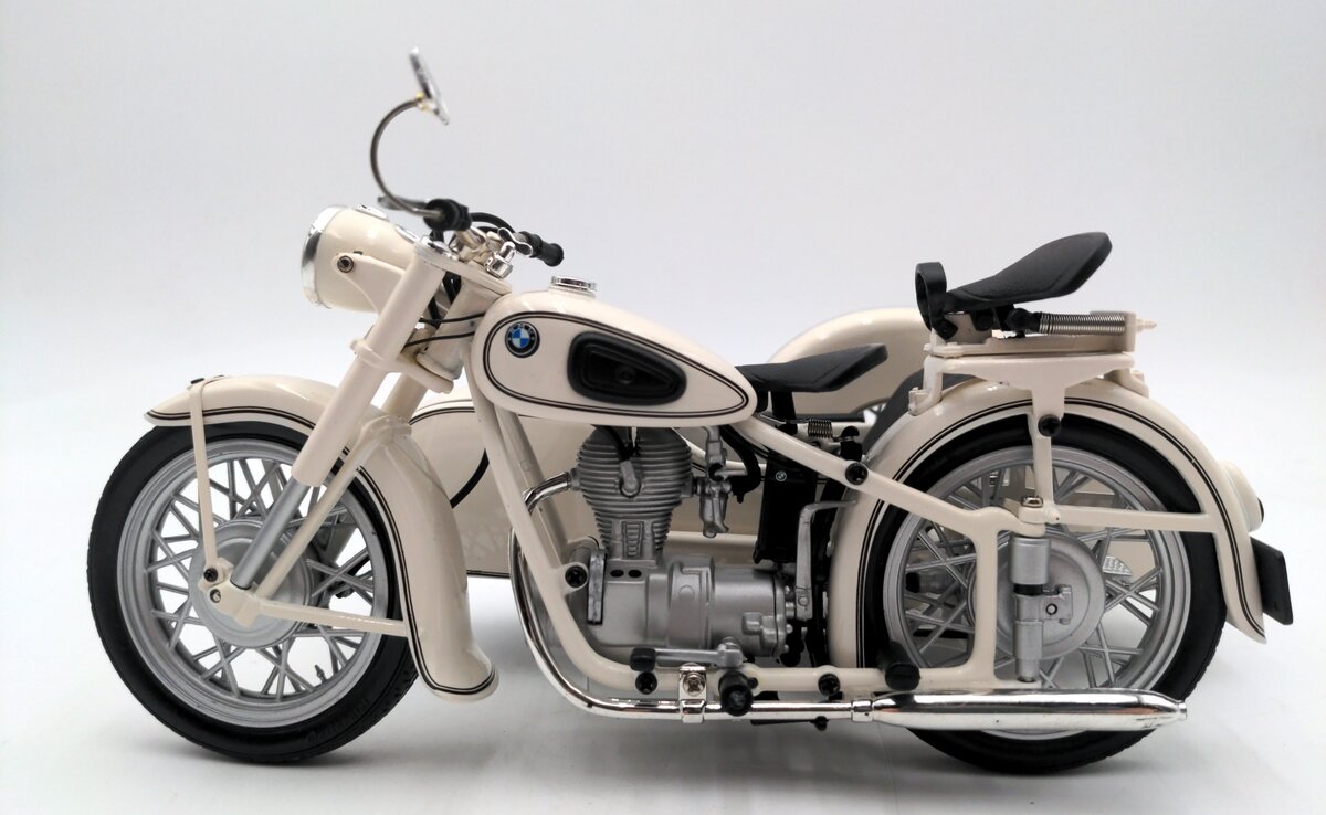 Schuco 1:10 Scale white BMW R25/3 Motorcycle with Sidecar EX