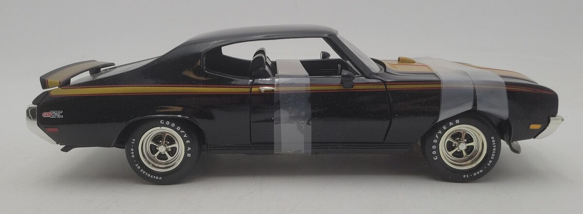 Ertl 7604 1:18 1971 Buick GSX in Black & Gold EX/Box