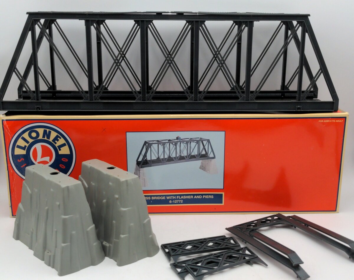 Lionel 6-12772 Extension Bridge w/Piers VG/Box