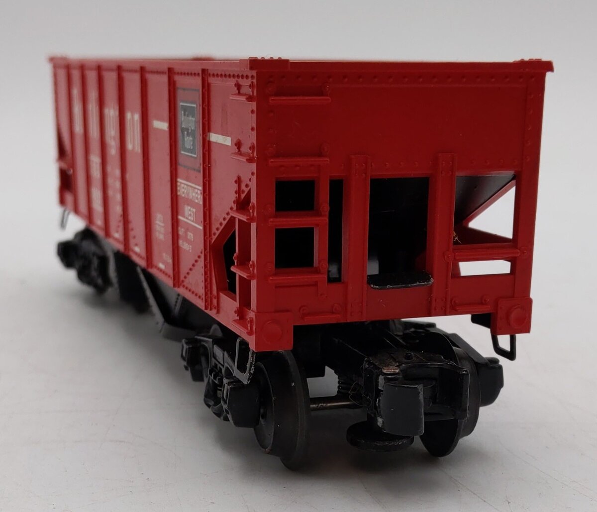 Lionel 6-26779 O Gauge Burlington Operating Hopper #189312 w/ Coal Load LN/Box