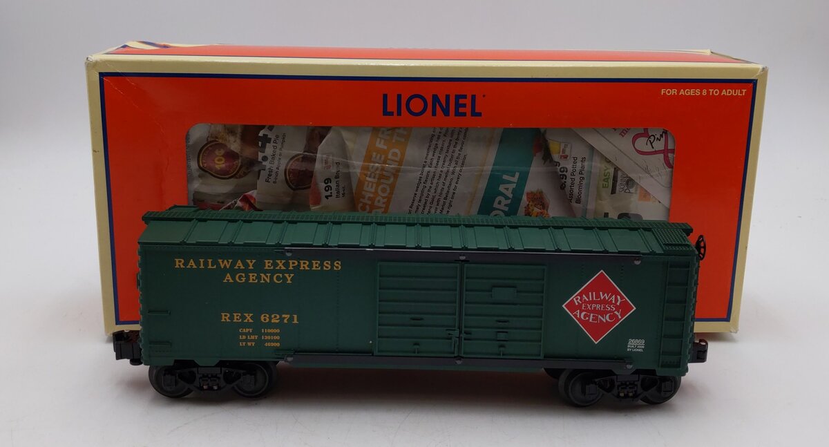 Lionel 6-26869 O Gauge Railway Express Agency Jumping Hobo Operating Boxcar VG/Box
