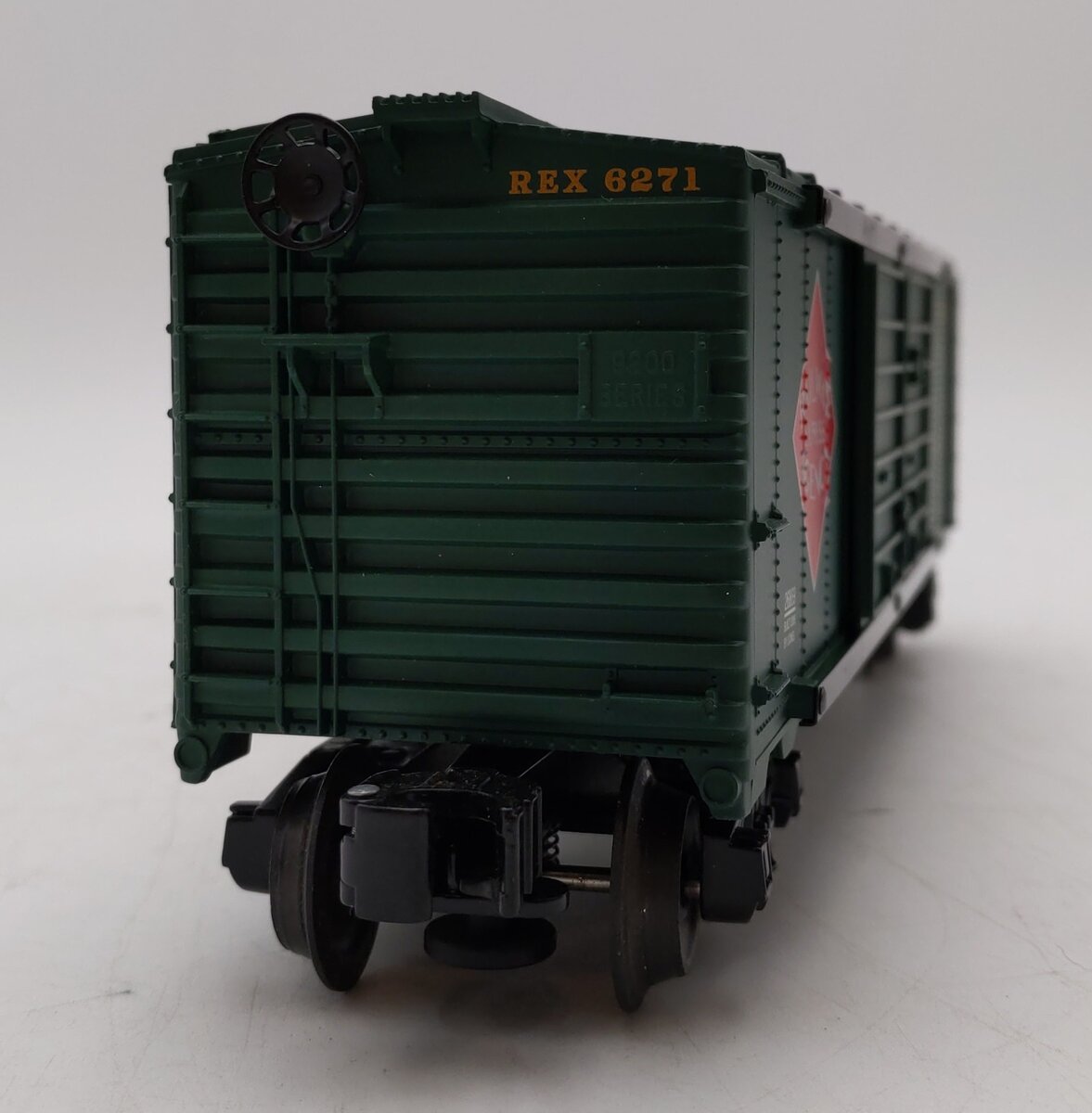 Lionel 6-26869 O Gauge Railway Express Agency Jumping Hobo Operating Boxcar VG/Box