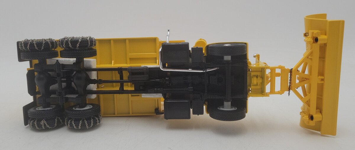 Mack 19-1876 1:34 Scale Diecast R-Model Dump Truck w/ Plow & Chains EX/Box