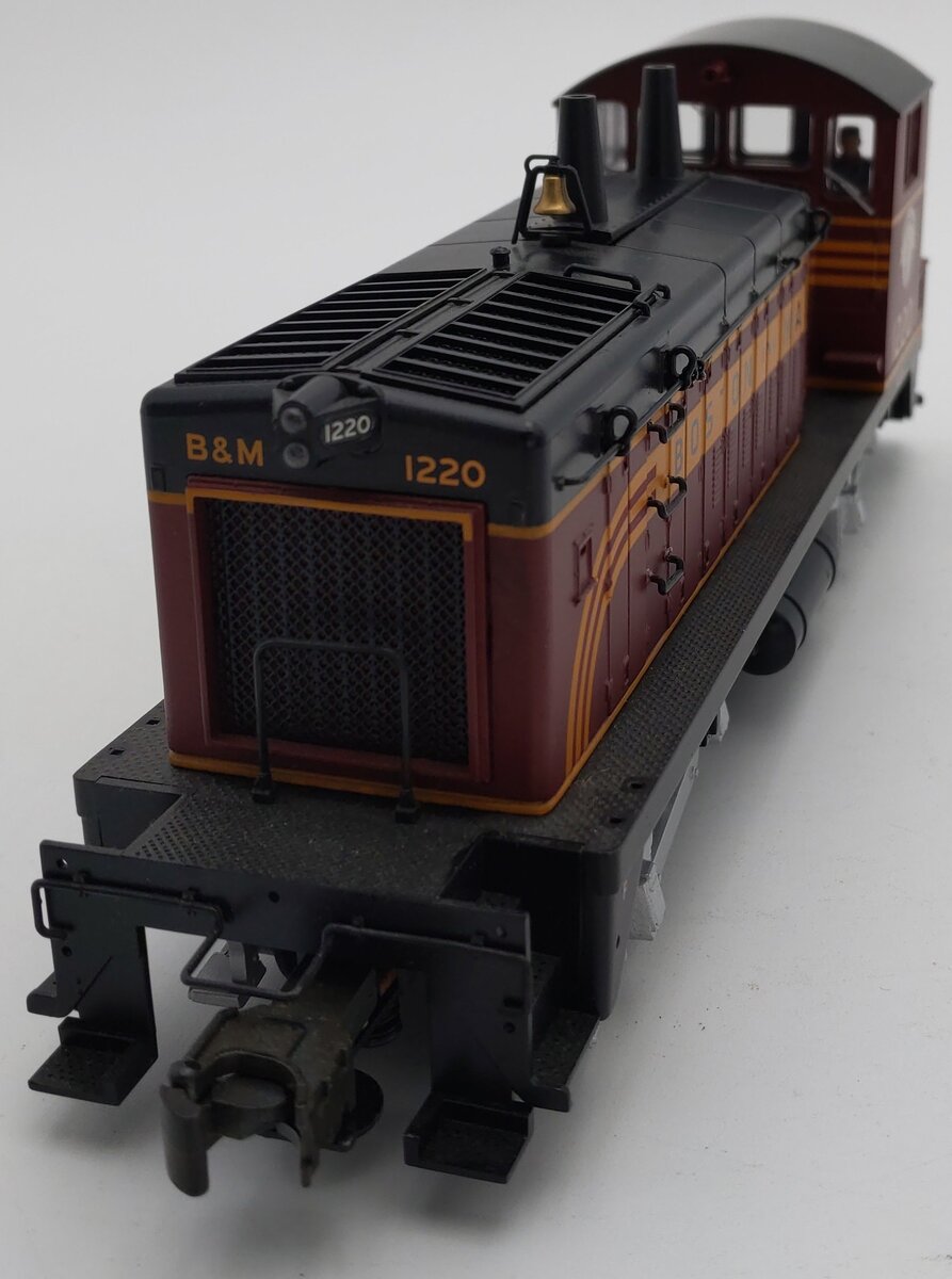 Atlas 6125-1 O Gauge Boston & Maine SW9 Diesel Locomotive #1220 EX/Box