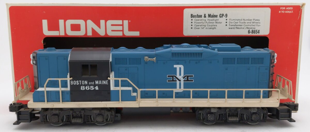 Lionel 6-8654 O Gauge Boston & Maine GP-9 Powered Diesel Locomotive #8654 VG/Box