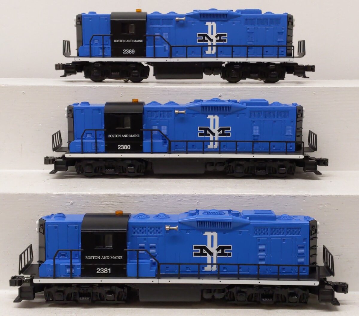 Lionel 6-11843 O Gauge Boston & Maine Diesel Lash-up Set #2380, 2381, 2389 EX/Box